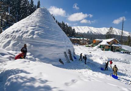 Kashmir Sightseeing Tour from Chandigarh