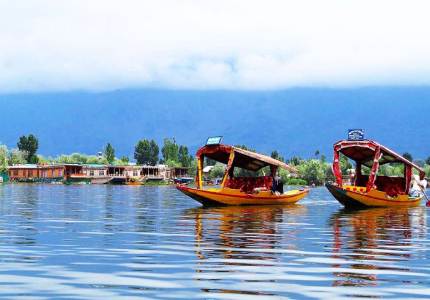 Kashmir Sightseeing Tour from Chandigarh